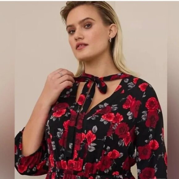 718-5 Torrid Midi Stretch Challis Tie Neck Dress Rose Black Floral Size 2 18/20 - Picture 4 of 16
